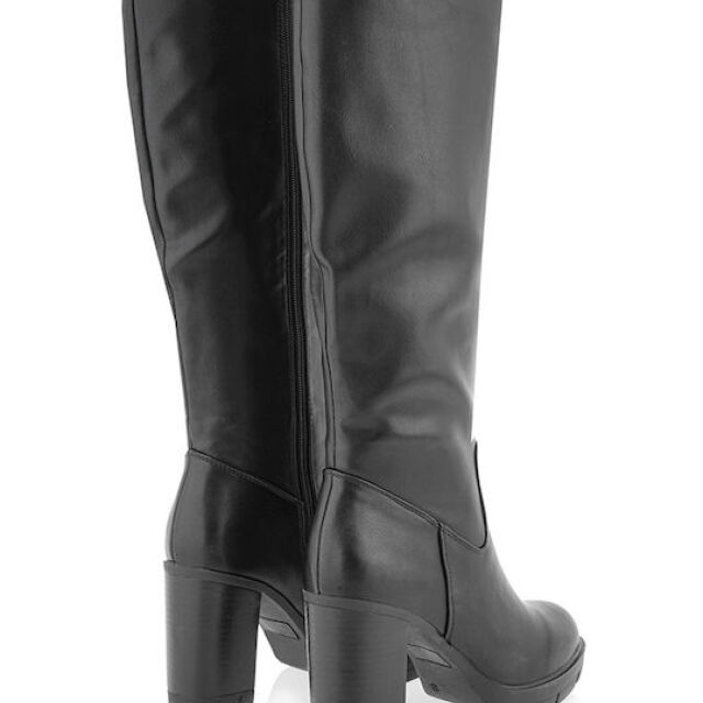 38704519-black-37 5